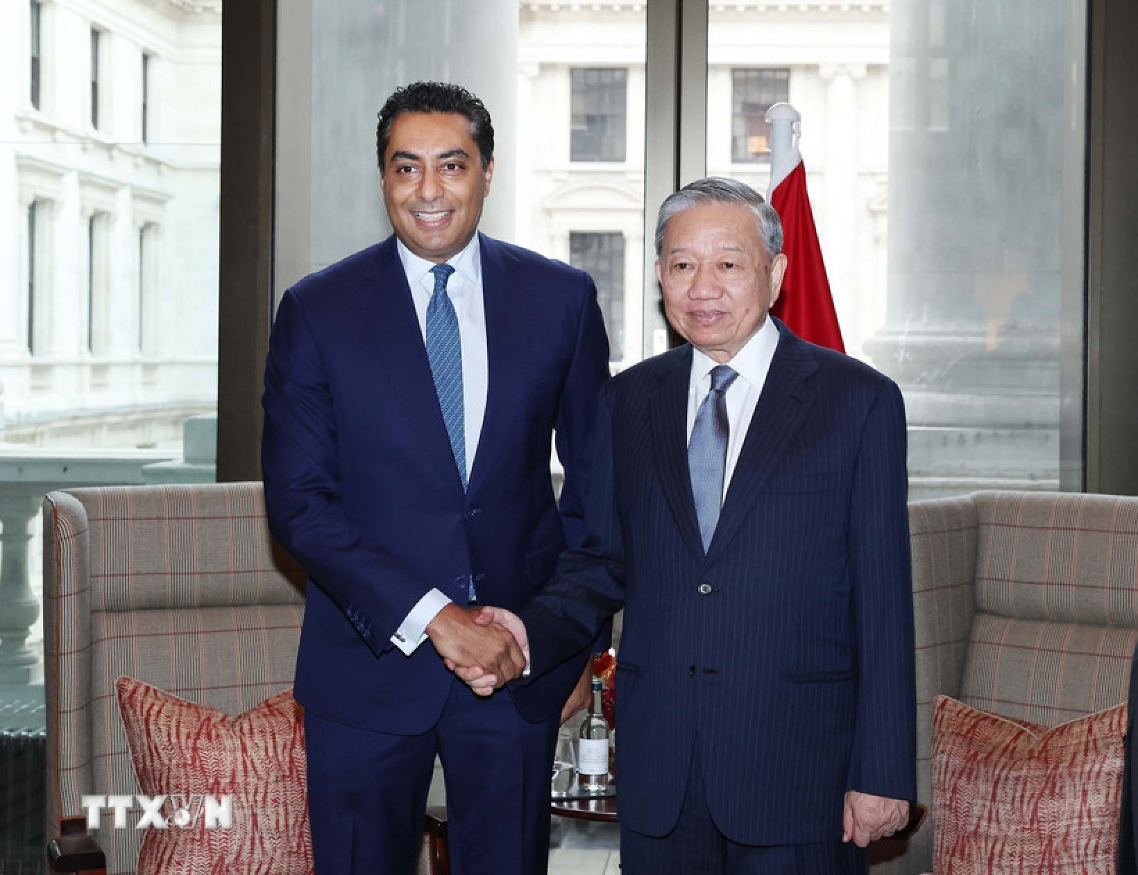 总书记苏林接见部分集团和英国共产党领导人